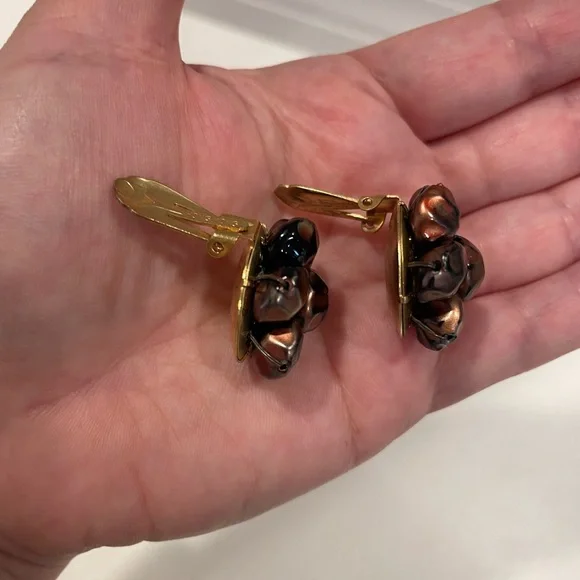 Vintage Faux Brown Pearl Beaded Costume Clip On Earrings. - Picture 2 of 5